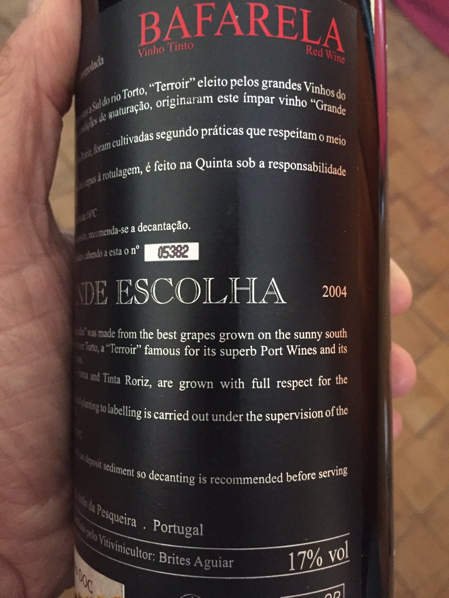 ___Jota___'s tweet photo. Foudaç, nunca mais ganho coragem p'ra beber esta mistela. 🍷 #Bafarela #17graus https://t.co/0sCE5ZxKNu