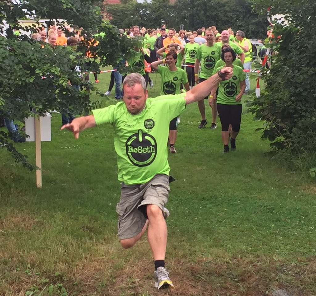 MutaSport's tweet photo. Afgelopen weekend weer bij een aantal mooie sportactiviteiten aanwezig geweest. #leverancier #HTmudrun#hoofdklassekaatsen #wielerrronde https://t.co/atI8fHvWBy