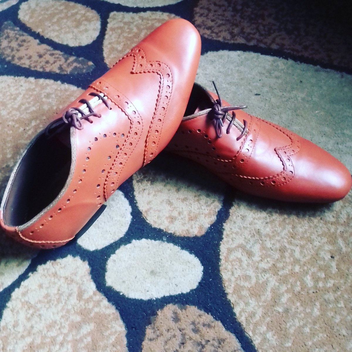 Anibaba31's tweet photo. Proudly made in Naija...bespoke shoes @it's finest https://t.co/5lXRiqMqrH