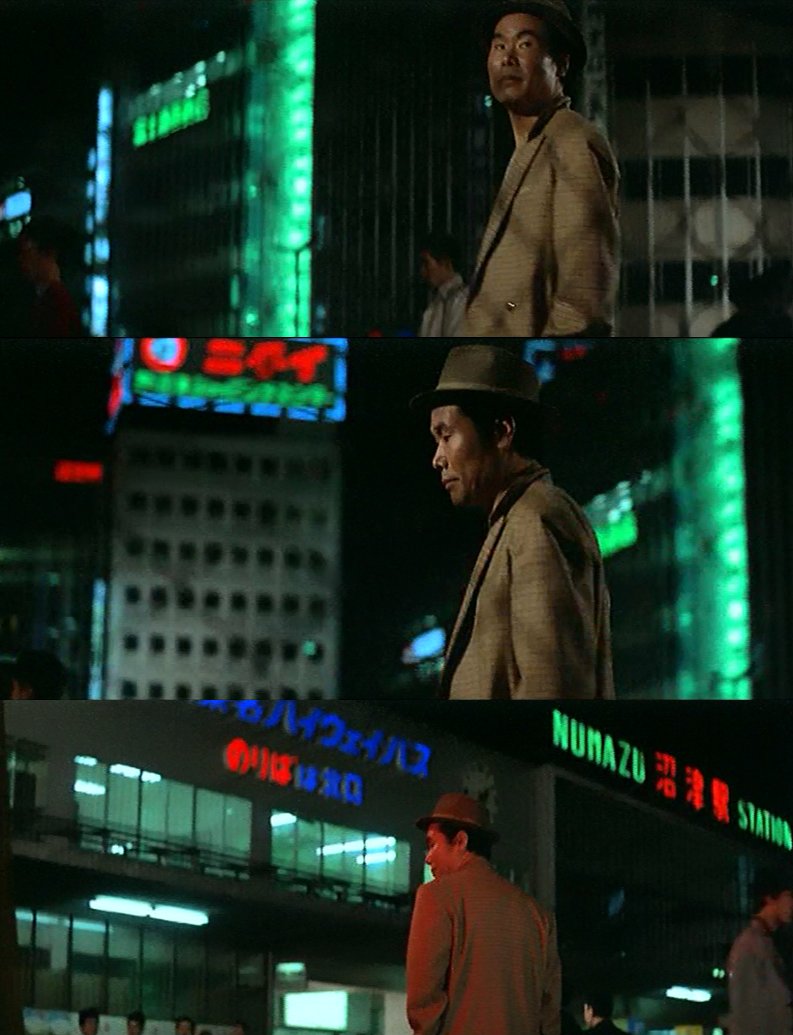 さむ 画像は1971年春に公開された映画 男はつらいよ 第7作 奮闘編から 沼津 駅前を歩く寅さん 闇夜に輝くネオンサインがどこか幻想的 上段に映るのが富士急百貨店 現エイブルコア 中段がニチイ 現沼津商連会館 下段が沼津駅 40年以上前なのに