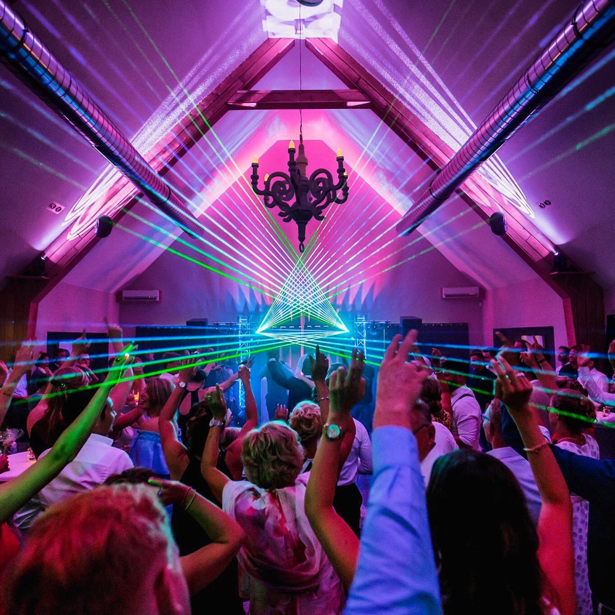 RestaurantFox's tweet photo. #Feest bij de meest trendy #feestlocatie in #Twente #restaurantfox #partycentrum #feestzaal #partylocation https://t.co/LlDH7M0ZuP #bruiloft https://t.co/eZhazBi6CP
