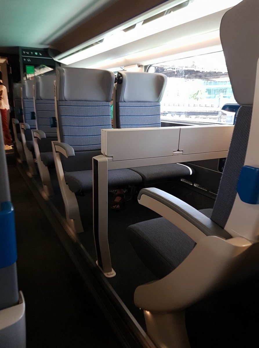 JordaneHimself's tweet photo. #iDTGVMAX2 #SNCF @Pmatuchet 🚨RUBRIQUE TRAIN VIDE DU JOUR🚨TGV8432 25/06/2017 COMPLET sur iDTGVmax2
On fait quoi @SNCF ? https://t.co/zCJolW5M4v