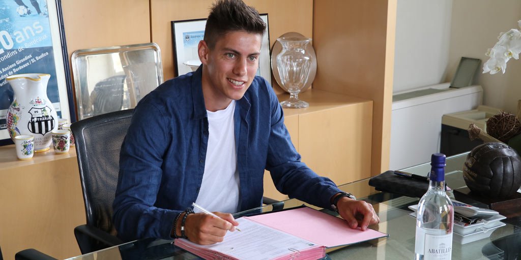 girondins's tweet photo. C'est officiel ! @TheoPellenard prolonge l'aventure aux #Girondins 📝👍😀 Deux saisons de plus (2019) pour notre jeune défenseur ! https://t.co/dRVnMpuPtj