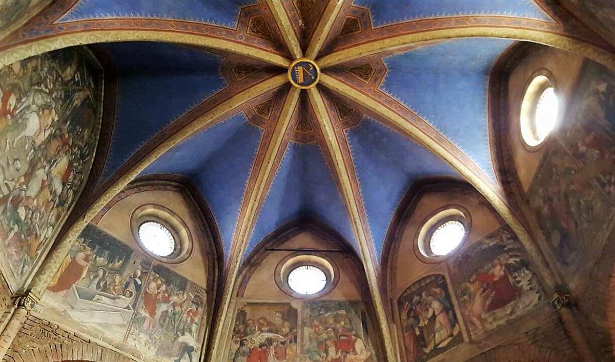 italiaslowtour's tweet photo. #Chieri is a small town about 11 km away from the buzz of #Turin that in the past used to be more prosperous than it https://t.co/I5NjWue9yx https://t.co/xJEz7SD7cW