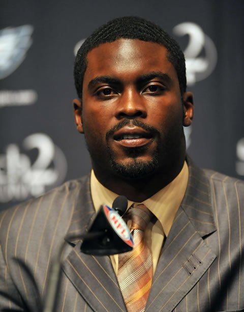 Happy Birthday Michael Vick 