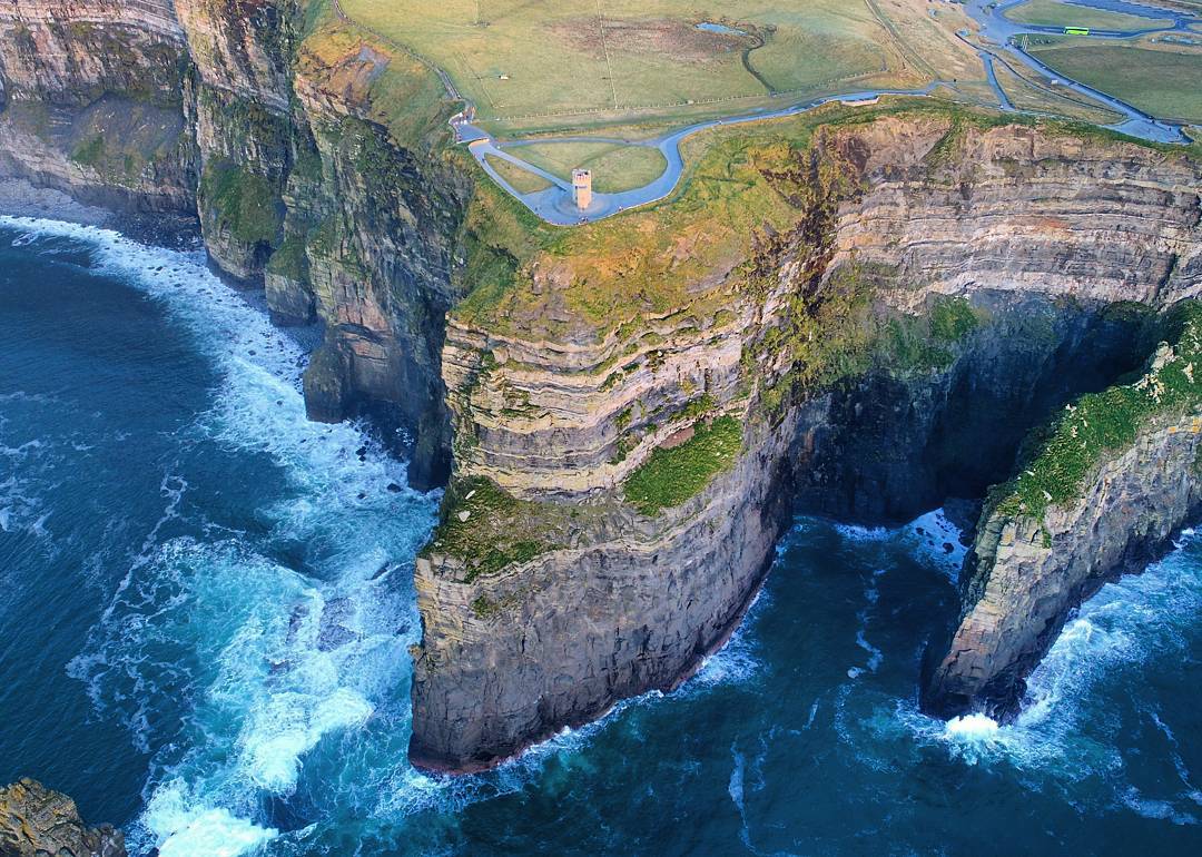 wildatlanticway's tweet image. An awe-inspiring view that dreams are made of – at the Cliffs of Moher Pic by IG/eyeintheskyireland