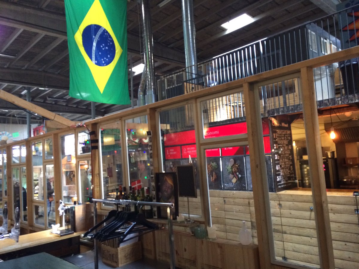 CharlesvanGoch's tweet photo. #Kopenhagen #StreetFood Market in an old PaperFactory big succes new concept 100% french #Bistronomi #Epcas festivalcaterers #Roskilde https://t.co/bRqJSonn6b