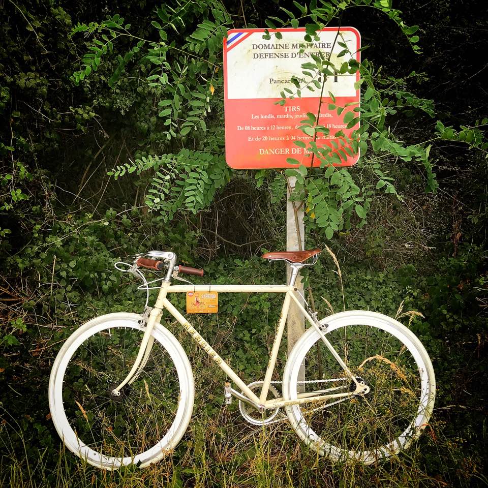 #avv2017 #saumur #vivelanjou #paapas #loirevintagediscovery #cafédelapostesaumur #questcequonestbienenslipaumoisdejuin #underwear