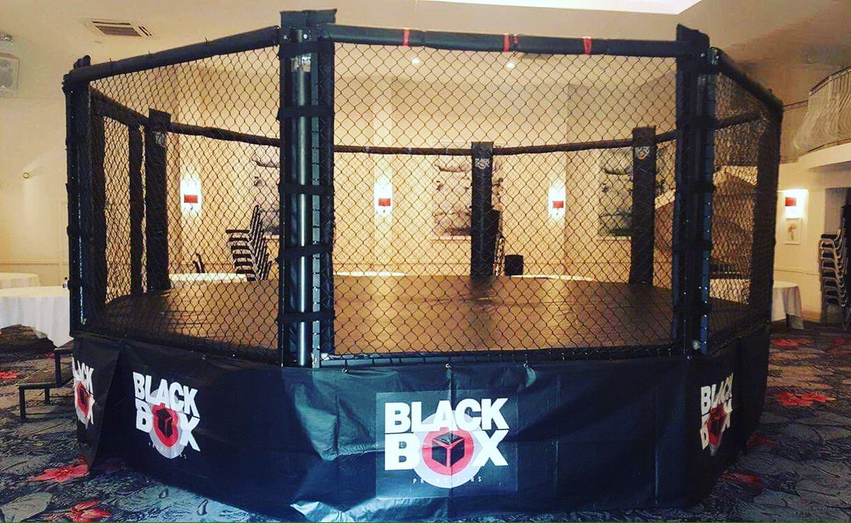 BlackBoxPromos's tweet photo. Cage hire last weekend in kiddiminster nationwide packages available #MMA #cage #cagehire #nationwide https://t.co/zT1wVgfK5s