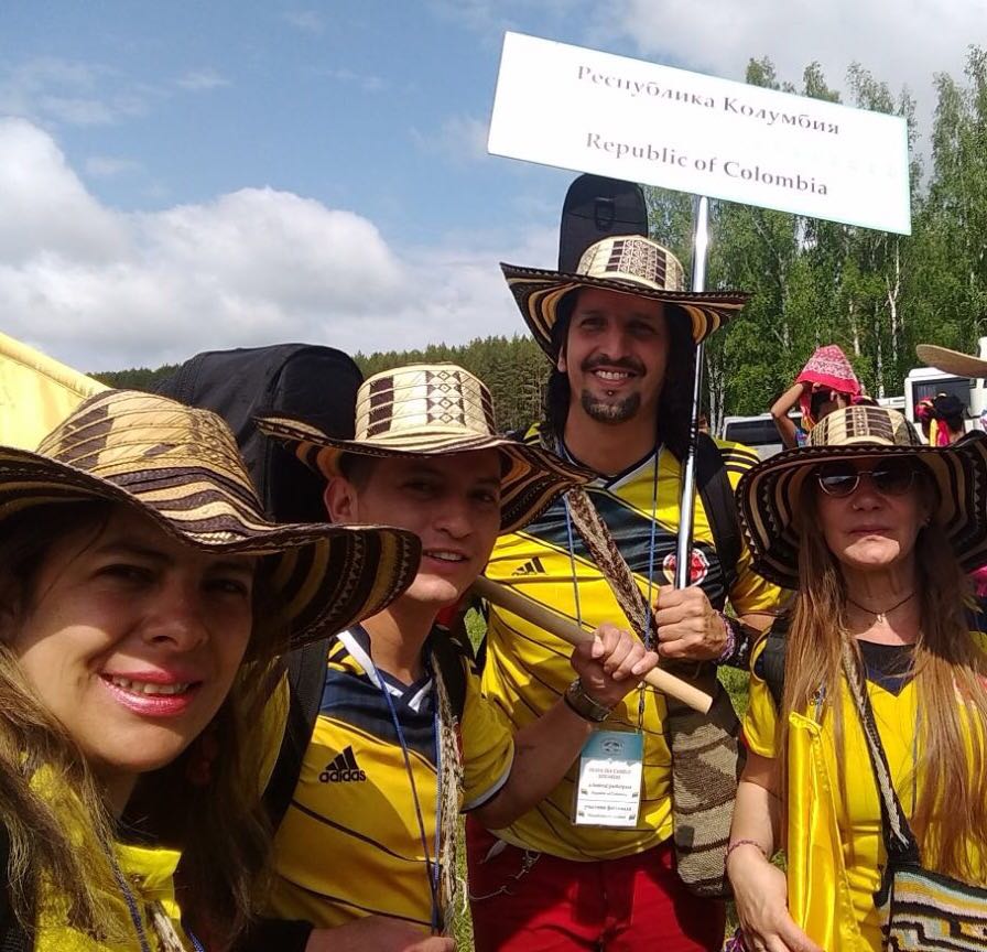 lacuartaband's tweet photo. Representando a un país entero y a la comunidad latina en Rusia #Russia #verano2017 #europa #latinos https://t.co/Heyn1FxKqi
