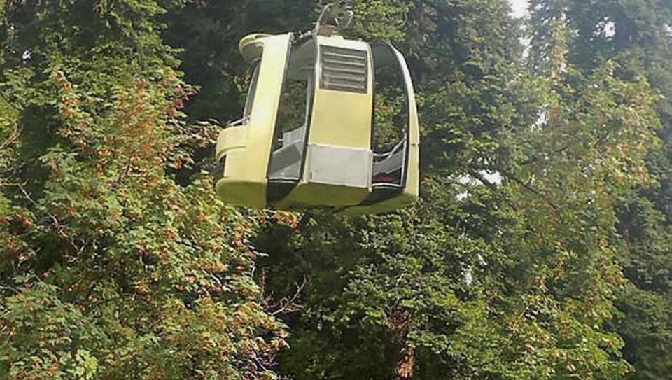 htTweets's tweet photo. #GulmargUpdate | Company operating #Gulmarg cable car blames ‘act of god’ for accident that killed seven
https://t.co/M4hueYYypP https://t.co/q51Ksz1C1w