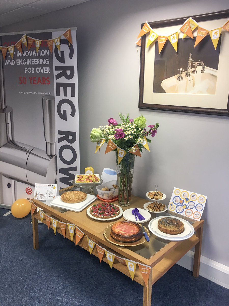 gregroweltd's tweet image. Wonderful cake and wonderful company. #BloomingGreat Tea Party to raise money for @mariecurieuk #BakeOff @FrankeUK