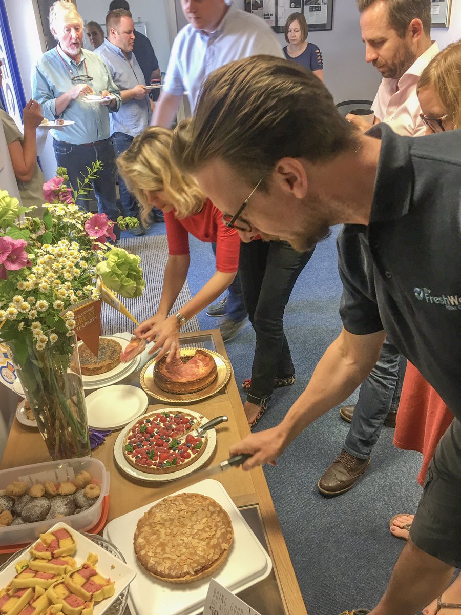 gregroweltd's tweet image. Wonderful cake and wonderful company. #BloomingGreat Tea Party to raise money for @mariecurieuk #BakeOff @FrankeUK