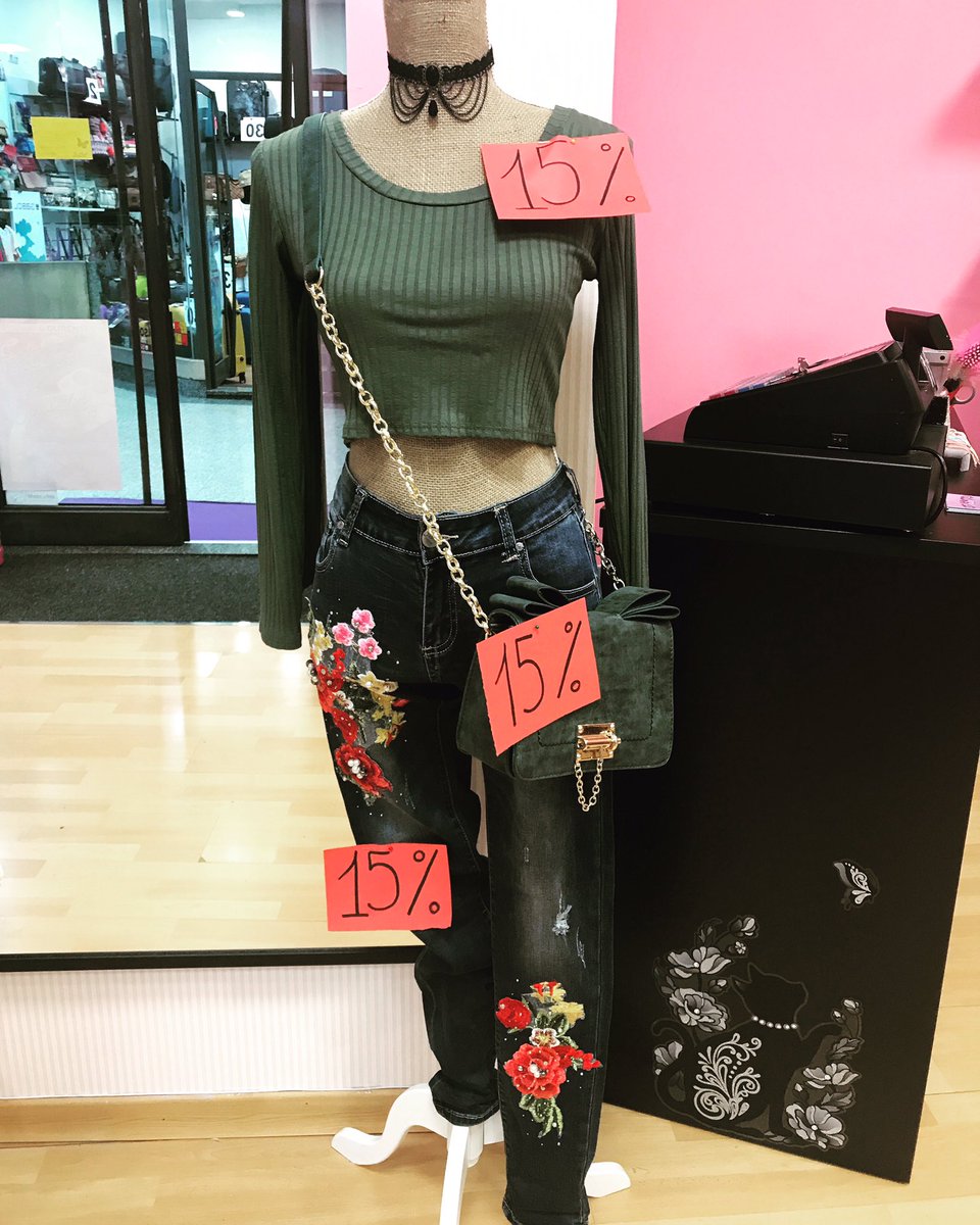 ModasIsabel_'s tweet image. 🍃🌹🍃🌹🍃🌹🍃🌹🍃🌹🍃

Top Caqui: 8,40€
Vaquero Rosas: 25,40€
Bolso lacito: 16,90€

🍃🌹🍃🌹🍃🌹🍃🌹🍃🌹🍃