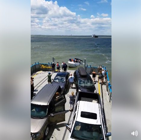 ChrisWTOL's tweet photo. Shout out to @MILLERBOATLINE for the rescue this weekend! Thank you, Honk Honk!  https://t.co/9VEgBt9vyW https://t.co/0nJfN6Nmpi