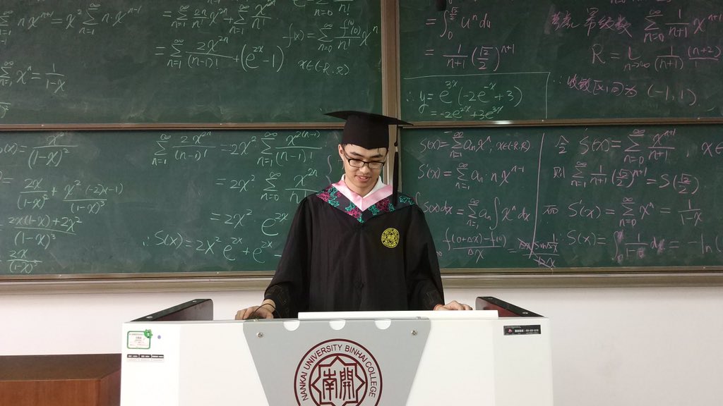 Chen_R_'s tweet photo. 👨🏼‍🎓毕业啦🎓 https://t.co/1m9wHyMTGx