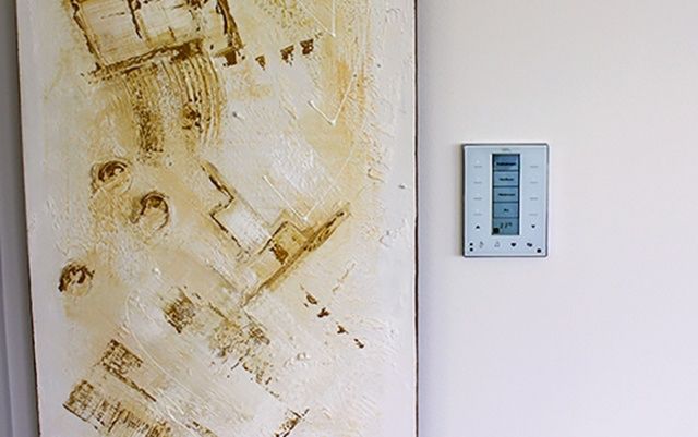 HDL_UK's tweet image. One photo, two works of art #smartkeypad #lightingcontrol #smarthome #DLP