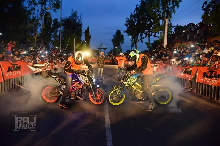 DarbhangaLive's tweet photo. KTM Darbhanga #Orange_Day 2017 !
Pic - KTM DBG ! https://t.co/6XQaaRigbJ