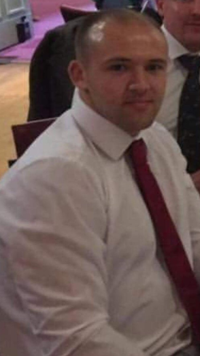 JackCarr_JC's tweet photo. The look you give your mum when she asked if you want extra spuds on your Sunday roast ... https://t.co/MK7VkdsOMU