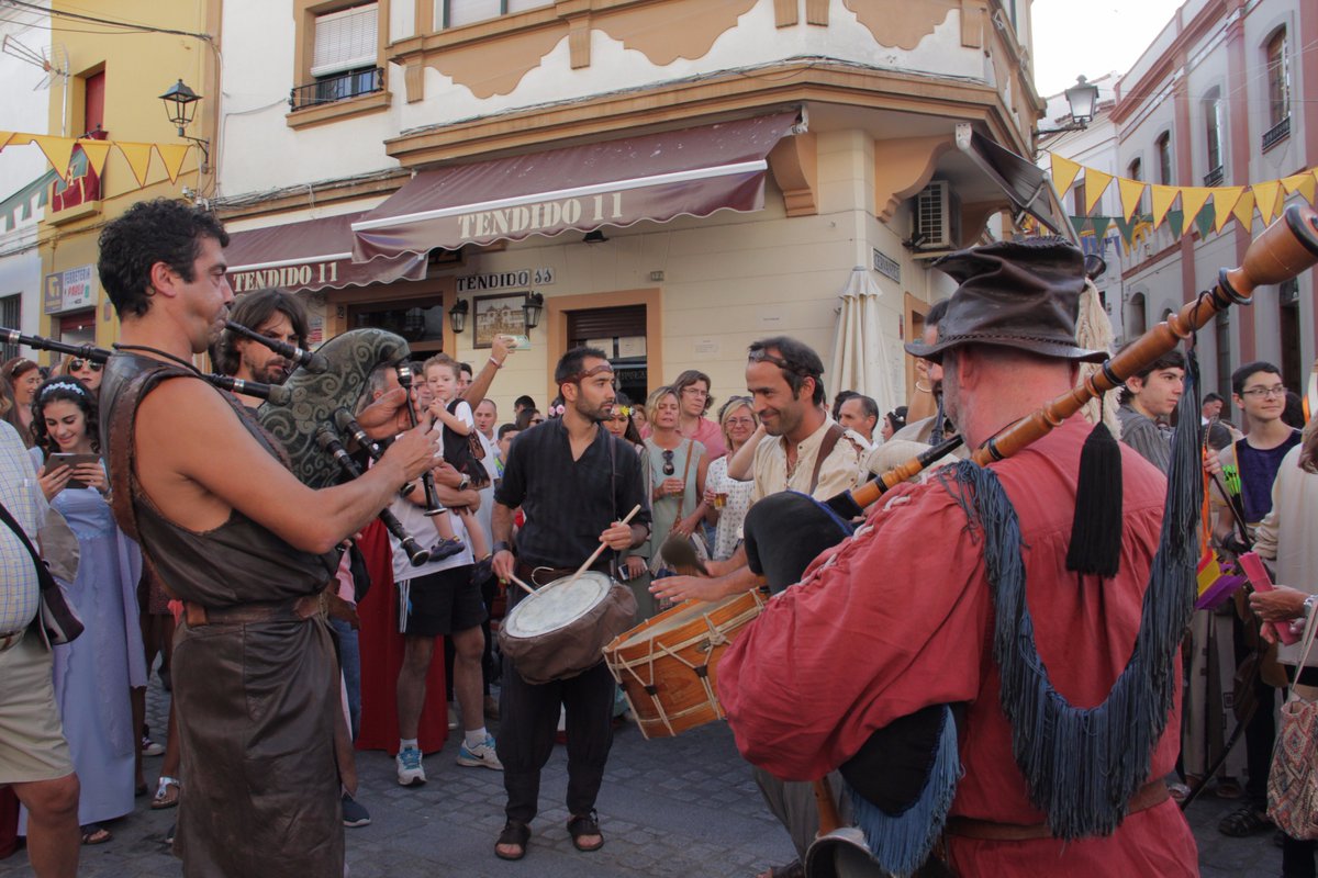 medievales20's tweet photo. ¿A qué esperas?. La cuenta atrás ha comenzado... XXII @medievales17 #LasMedievalesdeAndalucía @huelvaturismo @JR_Borrallo @Cortegana_tur https://t.co/3ars8UI56O