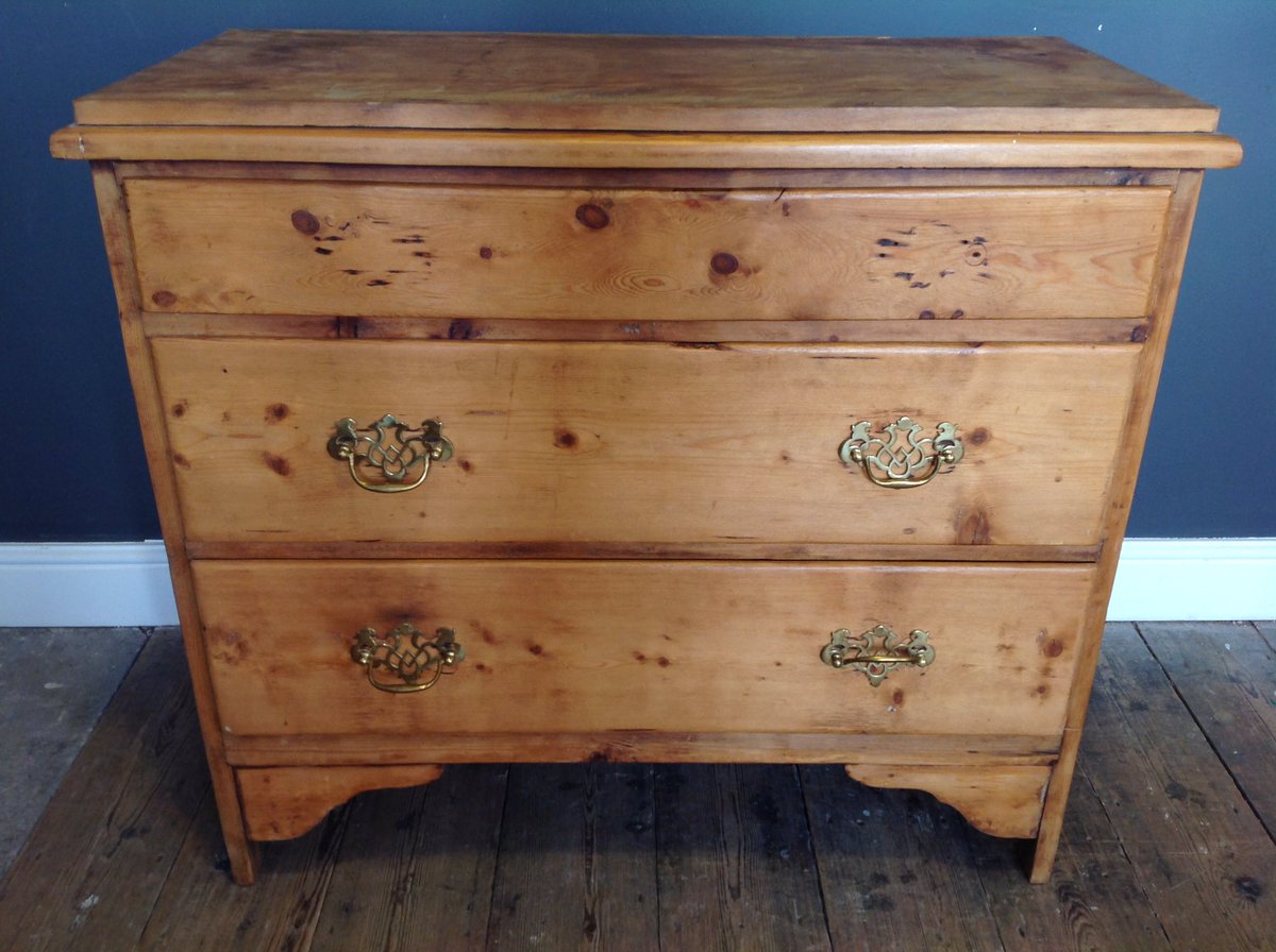 WelshRarebits2's tweet photo. Several chests of drawers online at https://t.co/J7xXPYo0ek #vintage #retro #antique #furniture #chestofdrawers #drawers #Meredew #storage https://t.co/H5cuvUhYAN