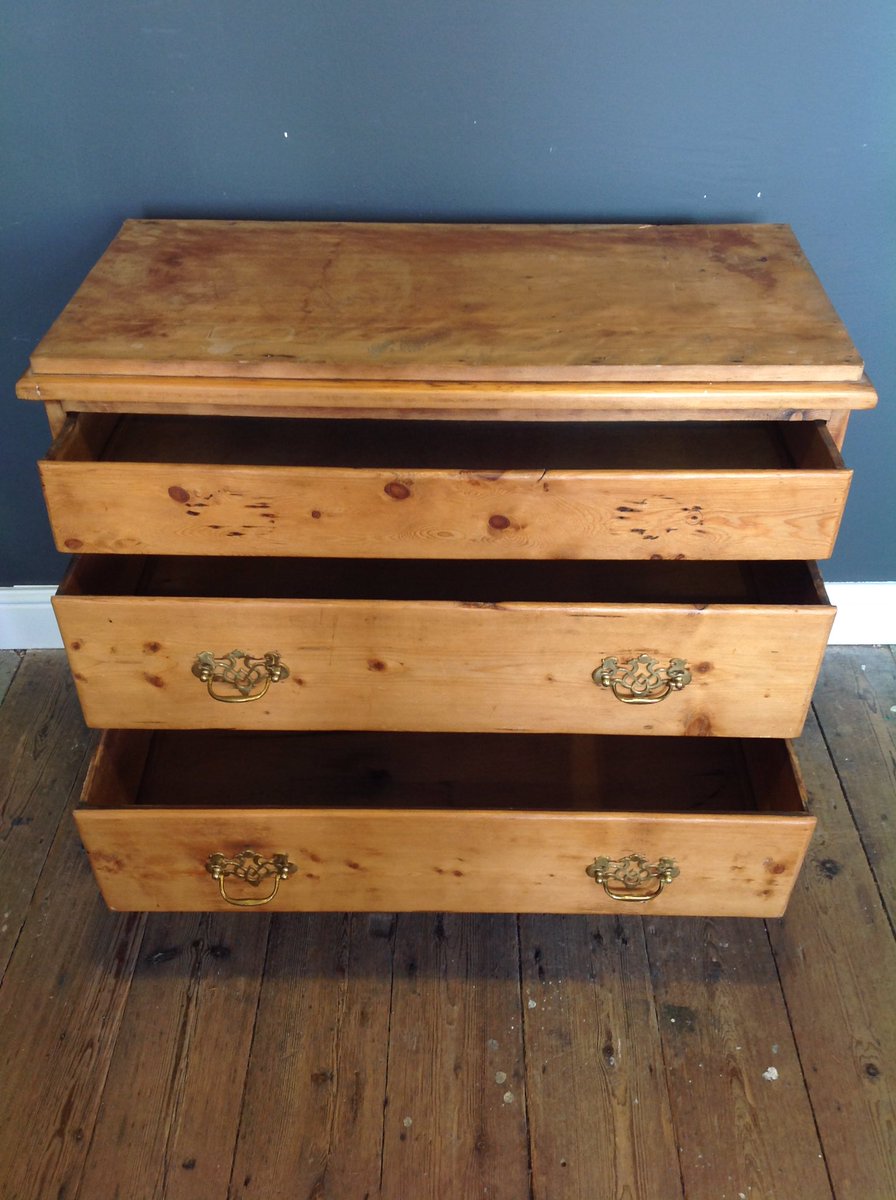 WelshRarebits2's tweet photo. Several chests of drawers online at https://t.co/J7xXPYo0ek #vintage #retro #antique #furniture #chestofdrawers #drawers #Meredew #storage https://t.co/H5cuvUhYAN