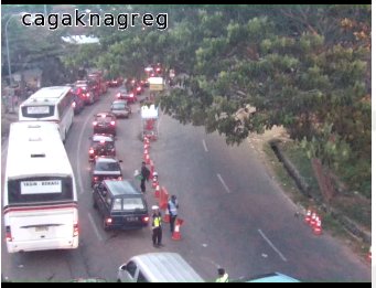 dishub_jabar's tweet photo. 17.42 Pantauan arus lalin saat ini dari Bandung mjenuju Tasik padat tersendat. #CagakNagrek - Garut https://t.co/UXoDV42lit