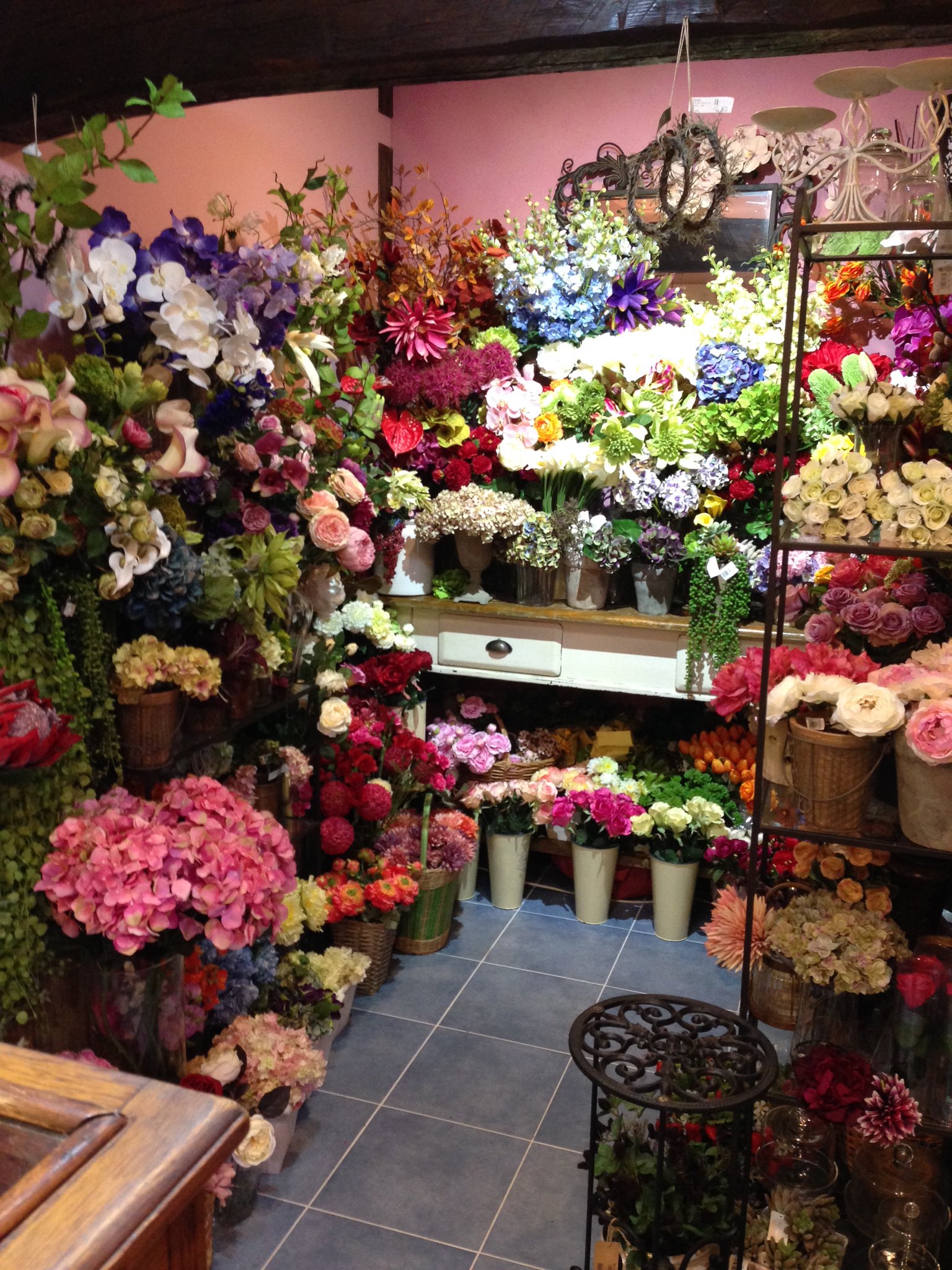 ট ইট র お食事男子 Hallelo Garden お花屋さんが営んでいるカフェだけにお花に囲まれます 野郎お一人様での入店でもあるわけない乙女心がくすぐられました おいらが女子ならこちらの常連になりたいぐらいです 花屋 カフェ 愛知県