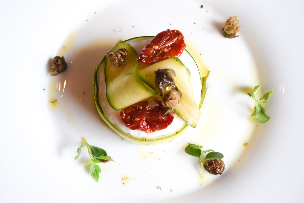 TuscanBistro's tweet photo. #InEstateLeggo.. e mangio! Il pranzo di questa settimana è leggero e delizioso: burrata con zucchine alla menta + calice di #vino Borrigiano https://t.co/NMjmgSFgGf