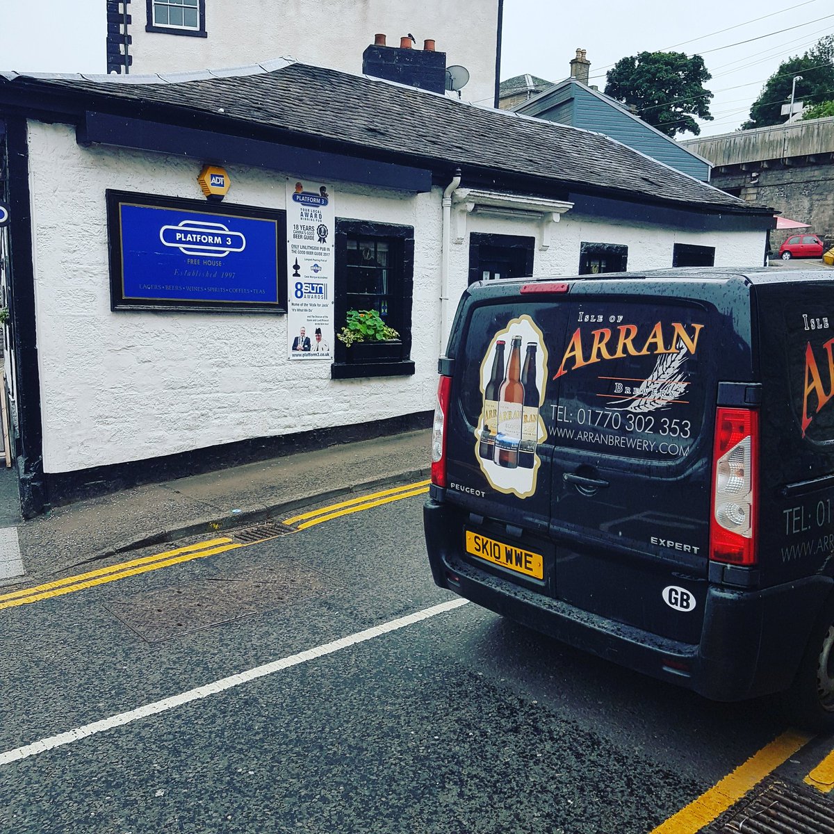 ArranBrewery's tweet photo. Delivering some Blonde to #platform3 Linlithgow and #thestandingorder Edinburgh. Get on down for a good pint.
#realale #craftbeer #pints https://t.co/ms0Ac9vGNh