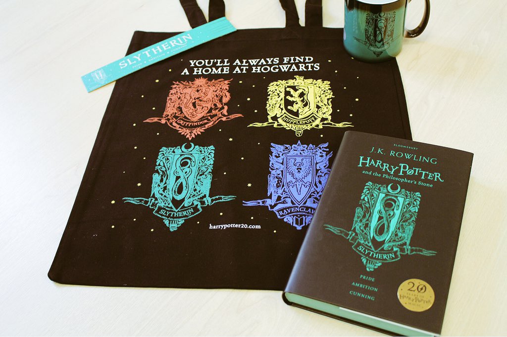 booksaremybag's tweet photo. To win this #Slytherin bundle including the limited-edition #IBW2017 tote, follow &amp; RT by 00:00 on 01/07/17 #HarryPotter20 @KidsBloomsbury https://t.co/24TjiDo2qV