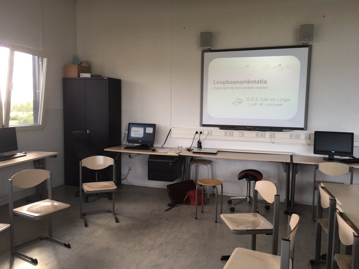 b_rightIlse's tweet photo. Bij @ORSLekenLinge een workshop loopbaanoriëntatie gegeven. Oa een geleide visualisatie over de toekomst gedaan. #inspiratie https://t.co/IMoNawRKRd