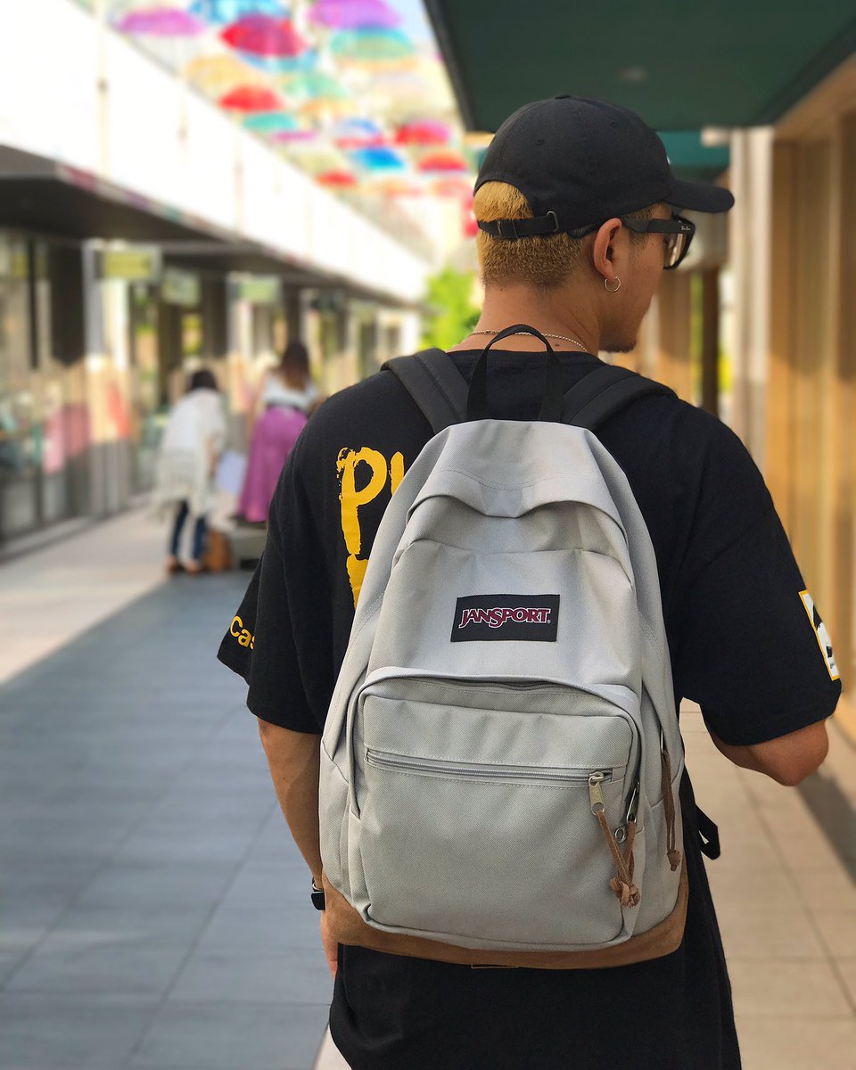 LILSPIRITNAMEZ8's tweet photo. ⛱⛱⛱⛱
#JanSport
#JanSportBA
#RIGHTPACK
#LifeUnzipped
#JanSport50th https://t.co/uMdtUq89jU