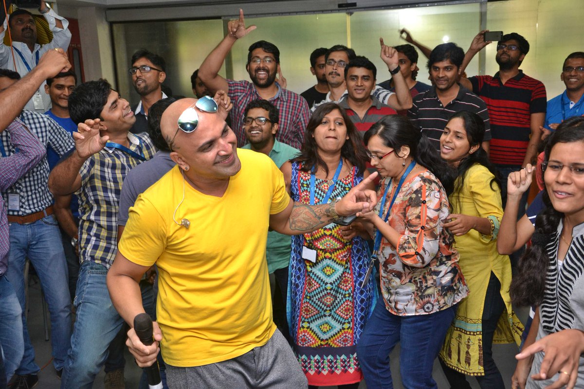 LiquidBassPro's tweet photo. Had fun #judging the #MakeMusicDay contest at @HarmanProIndia #Pune office. @SherrinVarghese #HarmanPro #Judge #Live #Performance https://t.co/Cn2lnKkPCk