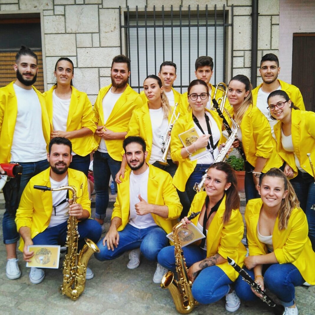 claudiitarg97's tweet photo. El amarillo se llevaaaaa guyyyyssss @charangaChachos 🙄💛💛💛💛💛 https://t.co/8AE1hBvGYN