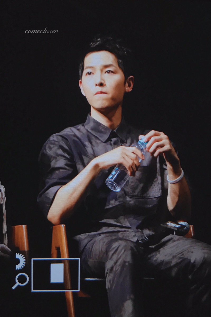 comecloser919's tweet photo. 170626 군함도 쇼케이스 #군함도 #송중기 애기처럼 웃고이써 https://t.co/05sZKKc7Aw