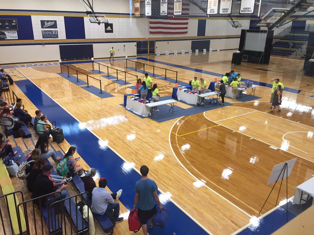 MattRoachePBP's tweet photo. Beautiful day to have some future Wildcats on campus! #GetReadyWildcat #jwucats21 https://t.co/4R26zHaYHK