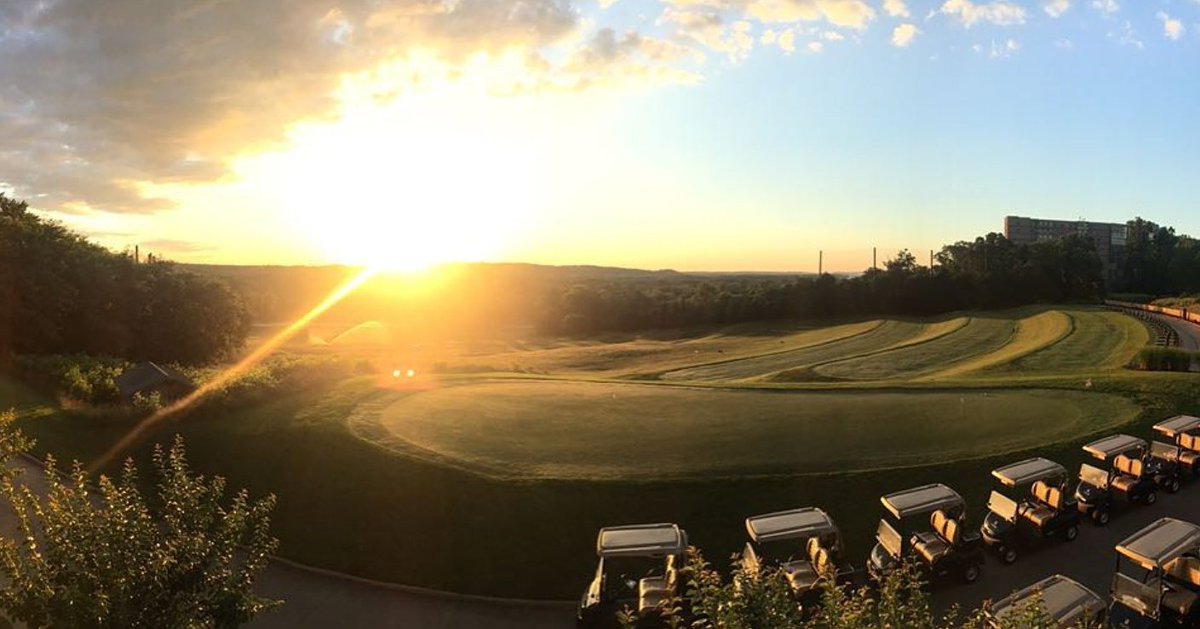 LansdowneResort's tweet image. Starting off the week right! #sunrise #lansdownelife #summerbucketlist
