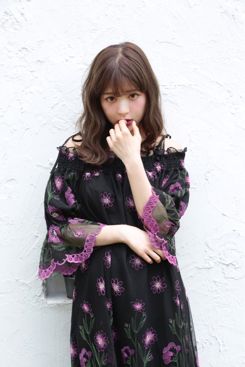 ট ইট র Nice Claup ナイスクラップ Pick Up 刺繍レースワンピ 贅沢に全面刺繍を施したワンピが入荷 今回のカラバリは白以外にも刺繍がカラフルな黒ベースやラベンダーも 入荷済みワンピは下記urlより T Co Wzr0hxvi73 T