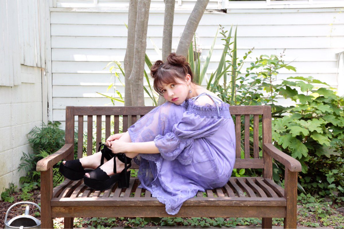 Nice Claup ナイスクラップ Pick Up 刺繍レースワンピ 贅沢に全面刺繍を施したワンピが入荷 今回のカラバリは白以外にも刺繍がカラフルな黒ベースやラベンダーも 入荷済みワンピは下記urlより T Co Wzr0hxvi73 T Co