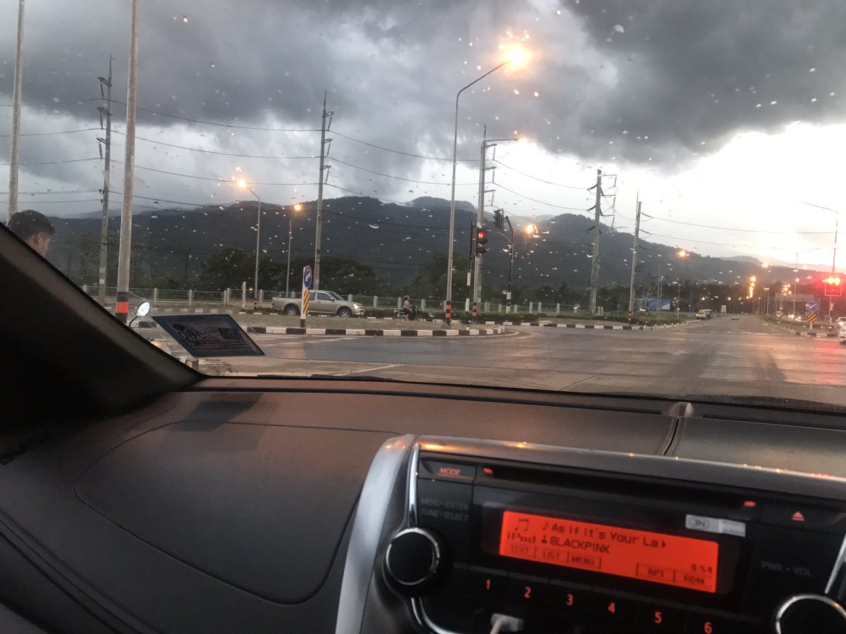 fcukplz's tweet photo. ฝนเชียงใหม่ตกหนักมาก! 🌧🌧🌧 #รีวิวเชียงใหม่ #Reviewchiangmai https://t.co/0d8CvcD5Bq