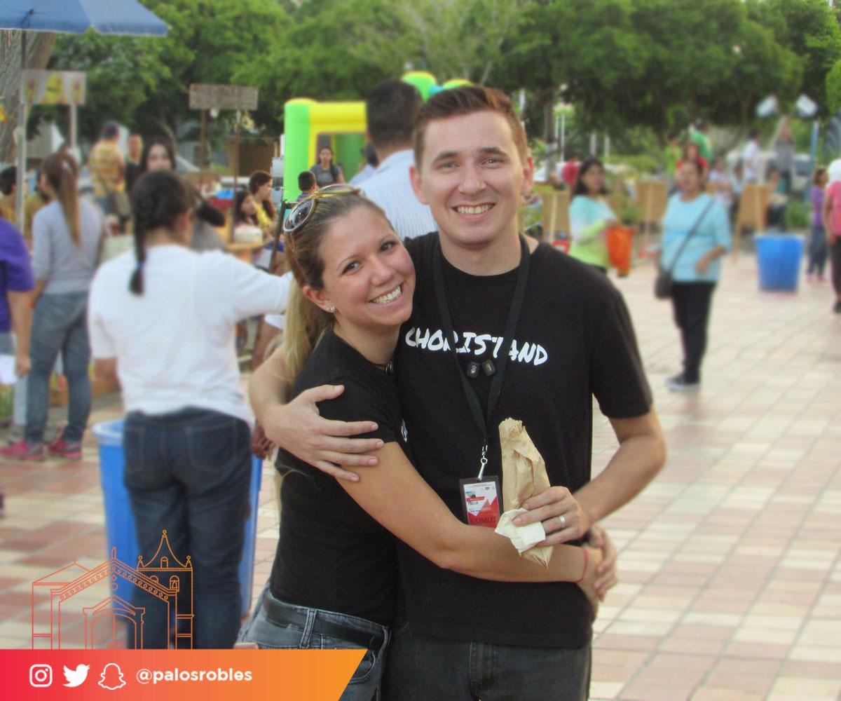 palosrobles's tweet photo. Inicia la semana regalando un abrazos. https://t.co/YhbCZTCINE