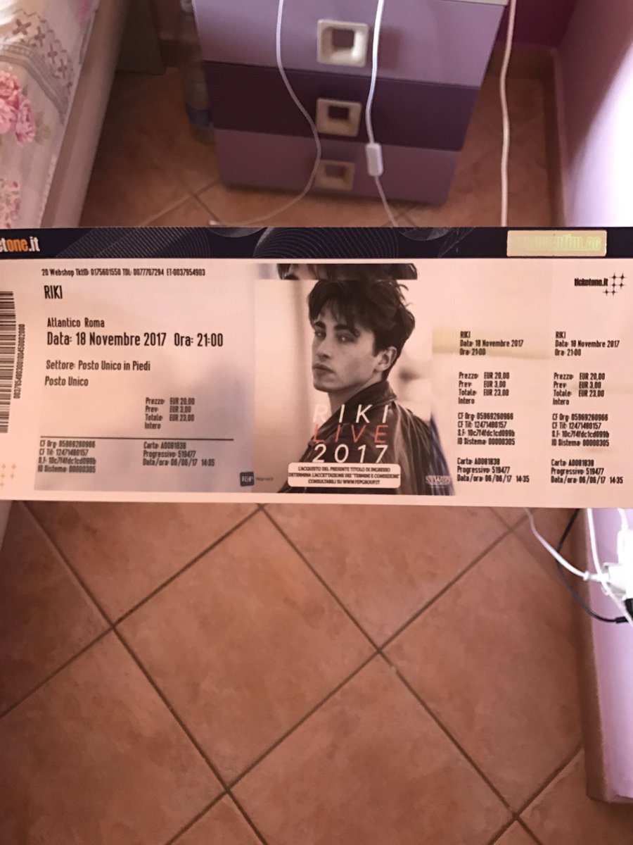 aboutsaraa's tweet photo. Finalmente arrivato😍 ti aspettavo con ansia!❤ ci vediamo là amore✈️ @aboutriki #RIKIRomaLive https://t.co/eKvxeB3JjP