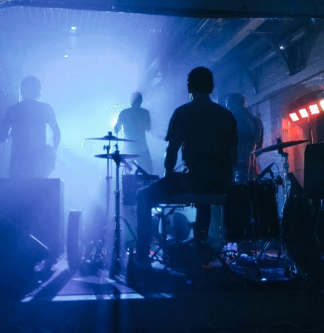 uksavannah's tweet photo. What a weekend. 3 gigs in 1 day Saturday. Nice1 to those that came, here's one from The #DanaPrison. Absolute electric @JailhouseTours https://t.co/xzIGbG3mYA