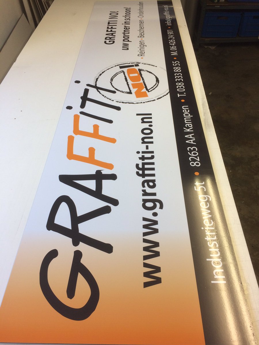 Weer een #reclamebord sponsor voor <a href="/SVBlokzijl/">SV Blokzijl</a>. <a href="/graffiti/">Graffiti</a>-no.nl is de trotse eigenaar #deuiterdijken