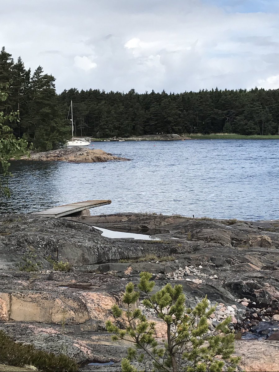 ArcticJohanna's tweet photo. Ulkosaaristossa kehitetään arktista liiketoimintaa, kesäpalaveri parhaimmillaan! #ArcTrade #Pörtö https://t.co/HQETFc7O4F