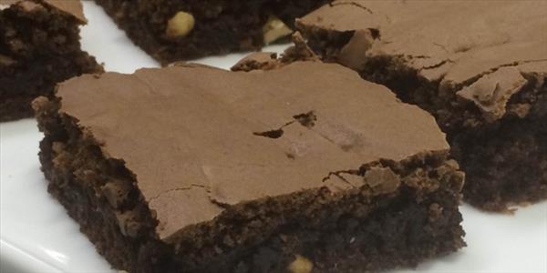 ANAMARIABRAGA's tweet photo. Vender brownies pode ser um ótimo negócio. Quer ganhar um extra? Eis uma receita ótima para quem quer começar ✨👉https://t.co/xTjKAVtnzk https://t.co/QV6J7dr4hu