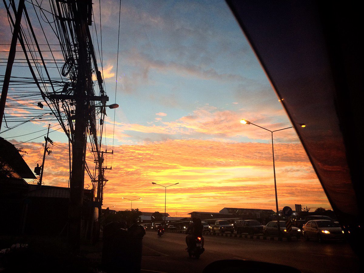 arcthic_black's tweet photo. ท้องฟ้าจะสวยกว่านี้ ถ้ามีคุณมาดูด้วยกันครับ #ยืมเมจforsex https://t.co/tjzEfMb4WG