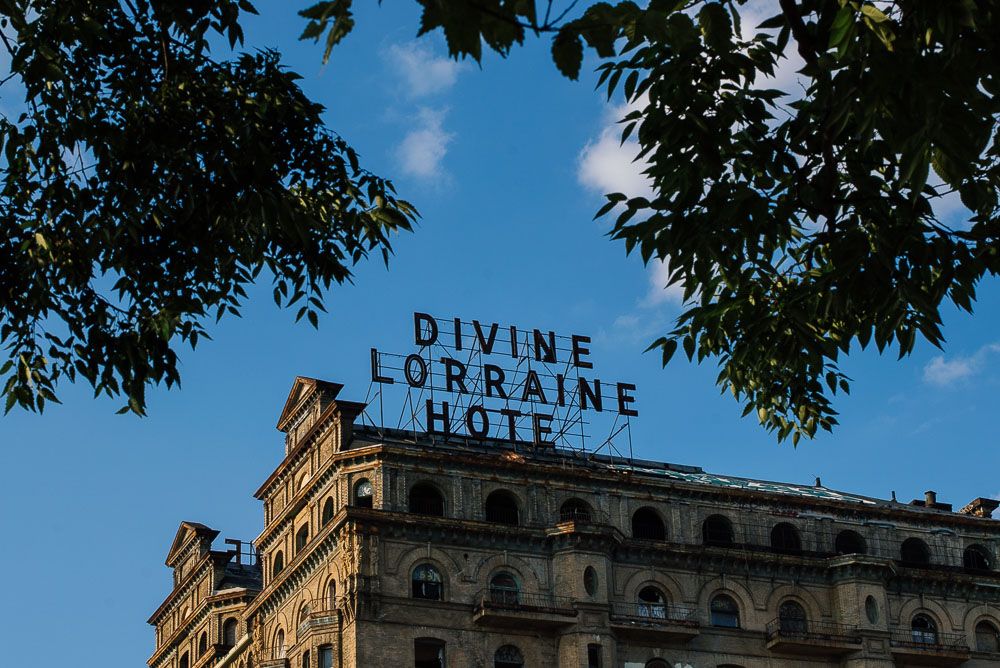 whyilovephilly's tweet photo. Divine Lorraine well on its way to being restored to its former glory - https://t.co/rrnEtYqBU5 https://t.co/aYM40ighXR
