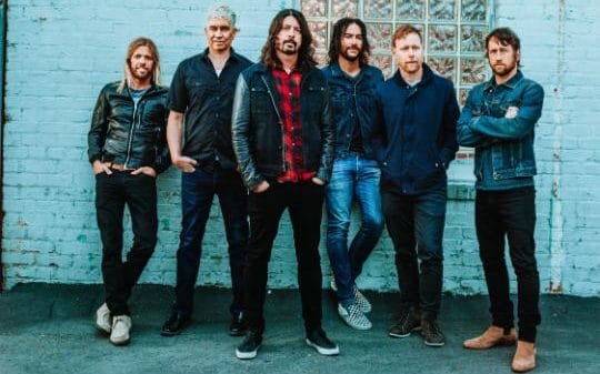 Pleasure today filming <a href="/BigJP78/">Jon Plane</a> about his Laura &amp; that <a href="/foofighters/">Foo Fighters</a> dedication #everlongforLWP #davegrohl <a href="/CoppaFeelPeople/">CoppaFeel!</a>
<a href="/itvwestcountry/">ITV News West Country</a>